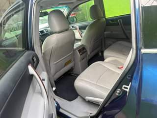 A picture of 2013 Toyota Highlander Toyota Highlander