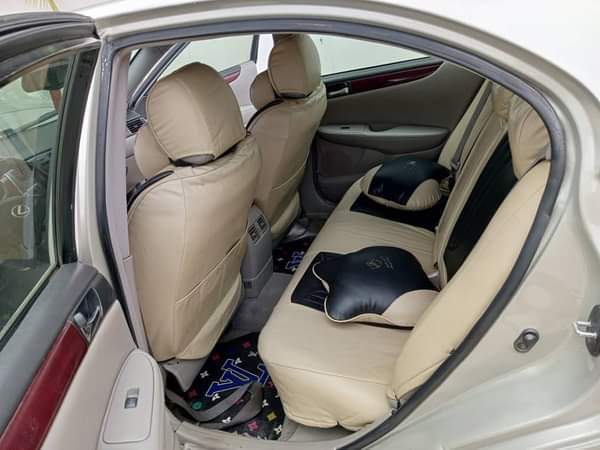 A picture of Highest grade Lexus ES 330 Everything is intact and untouched