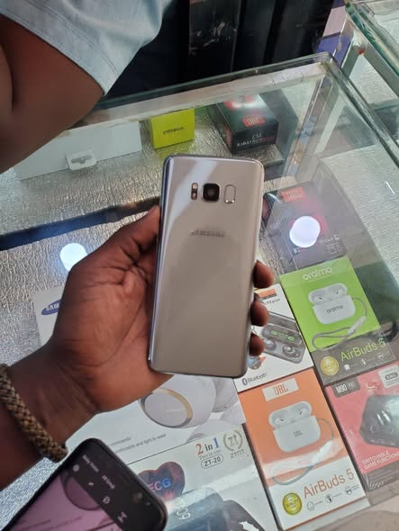 A picture of Samsung S8