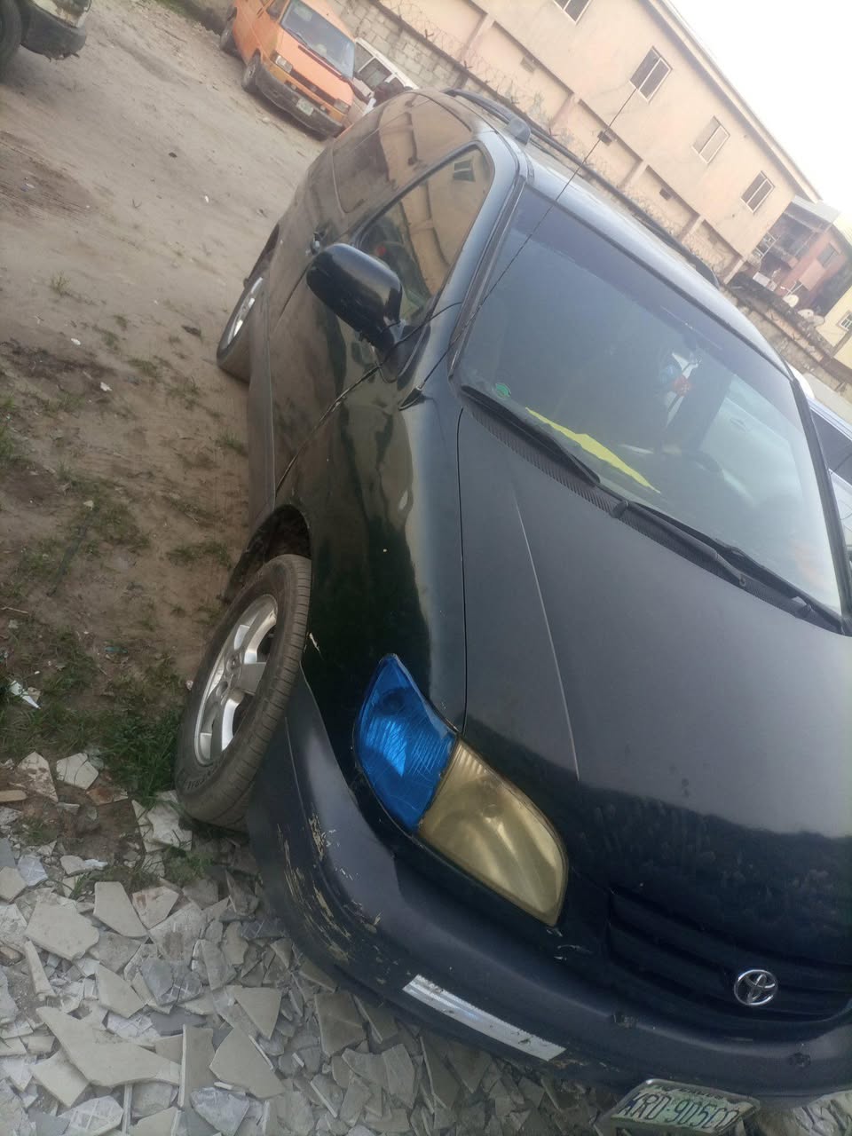 A picture of 2000 Toyota sienna