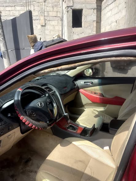 A picture of Lexus ES 350