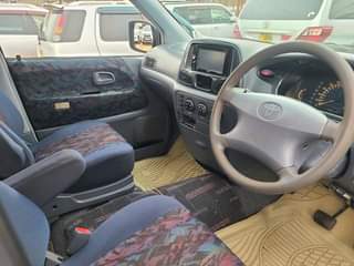 A picture of Toyota Noah FieldTourer 4WD