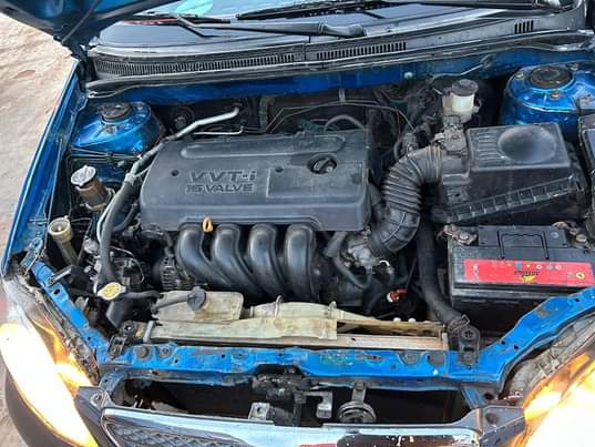A picture of Toyota Corolla 2007 model local used engine and gear perfect
