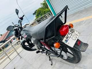 A picture of TVS HLX CC 125