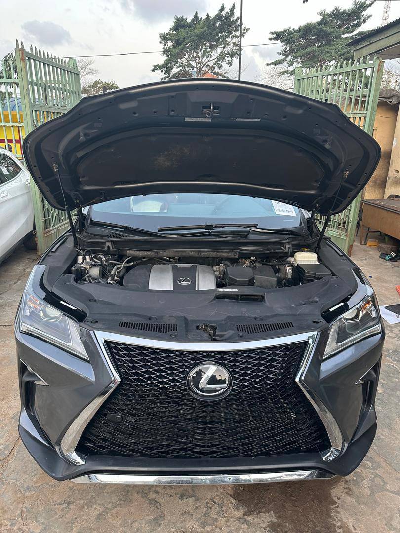 A picture of RX 350 F SPORT