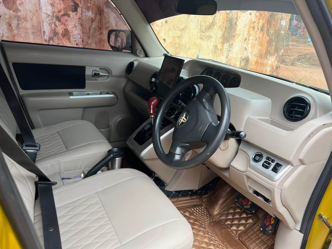 A picture of Toyota Rumion