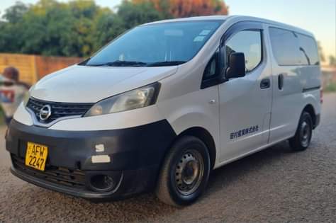 nissan nv200