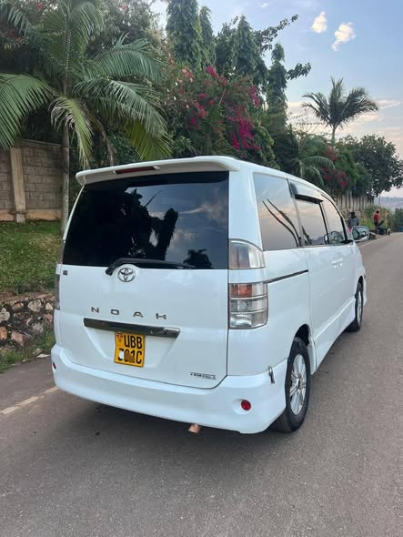 A picture of Toyota Noah 16m money needed