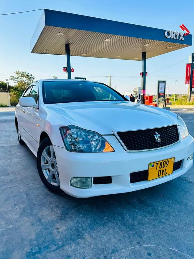 A picture of Crown athlete mtiii sana Cc2490 Price 13.5 Year 2007 Color