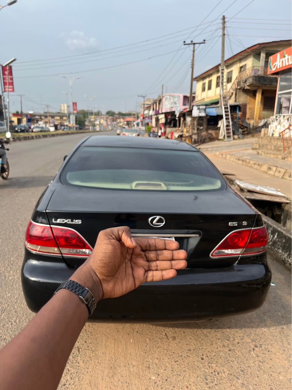 A picture of Lexus Es330