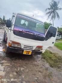 A picture of Isuzu elfu engine 4FH1