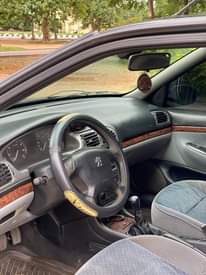 A picture of Peugeot 406