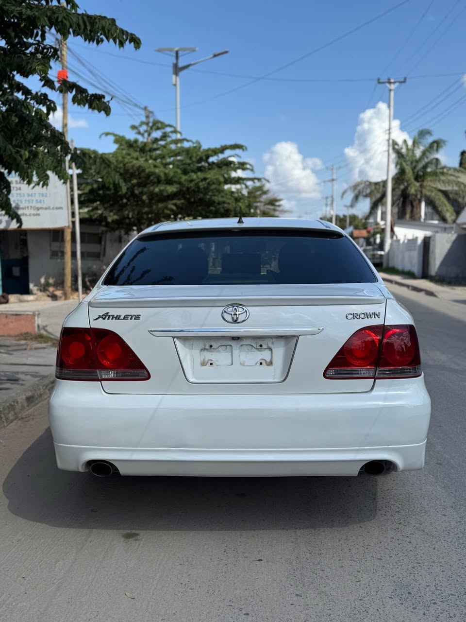 A picture of TOYOTA CROWN ATHLETE TSHS 14Mil CALL 0759065737