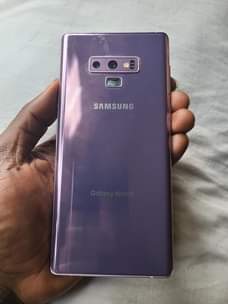 A picture of Samsung note 9