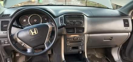 A picture of Honda Pilot 2008 Grey Ford Sale Registered
