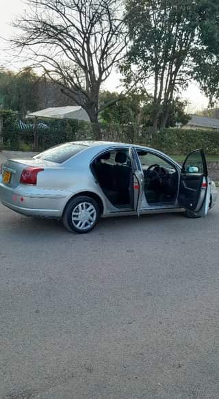 used toyota avensis