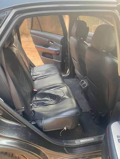 A picture of Lexus RX330