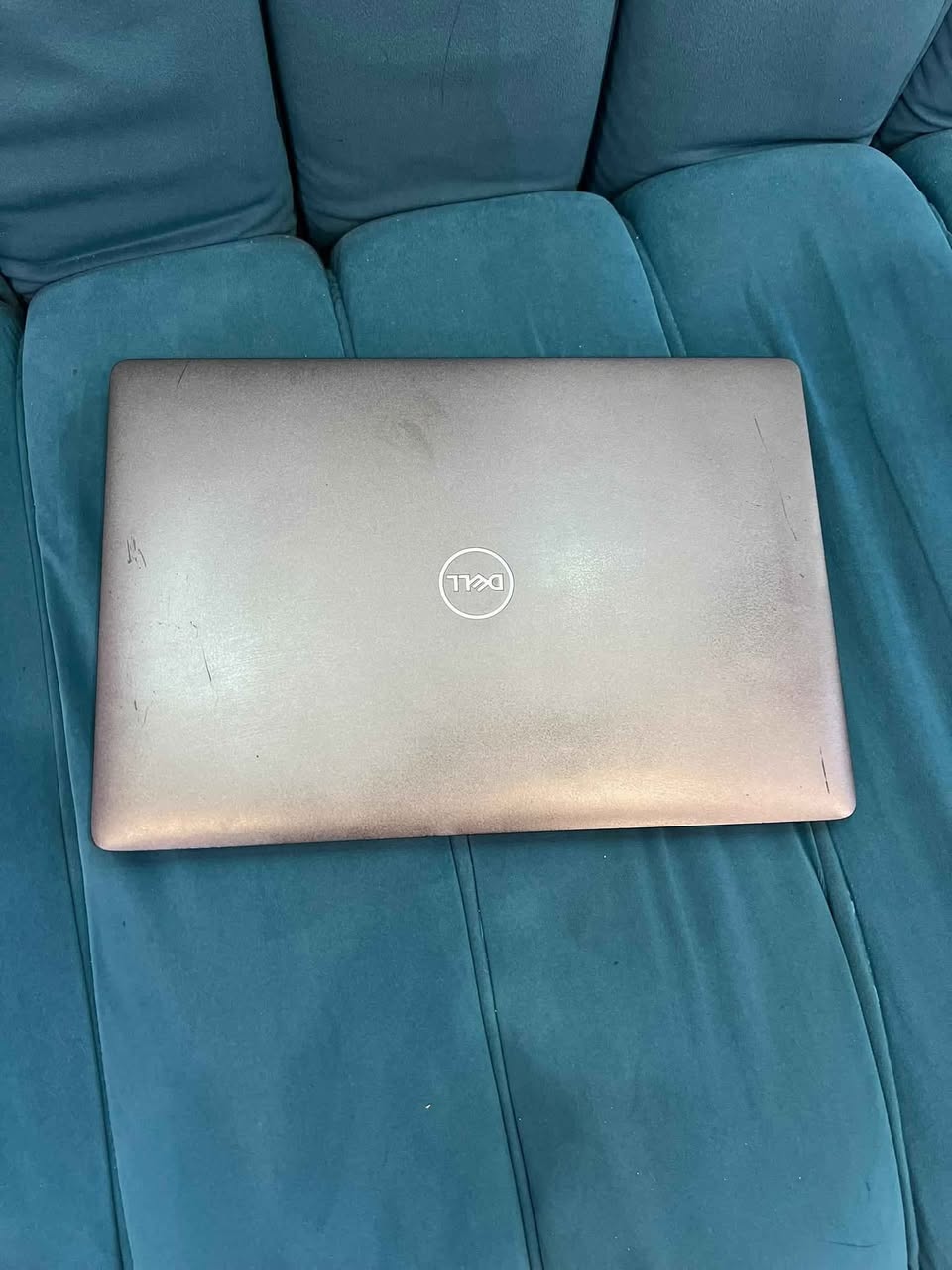 A picture of Dell 5300 8th gen Core i7 256ssd 16gb ram Keyboard