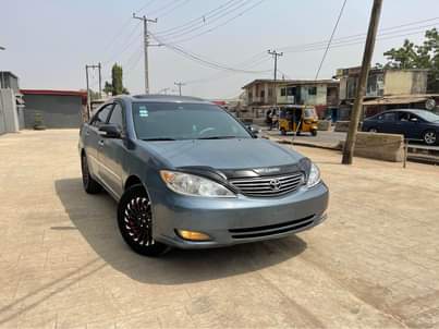 A picture of Camry Le 03