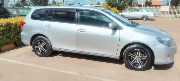 toyota fielder