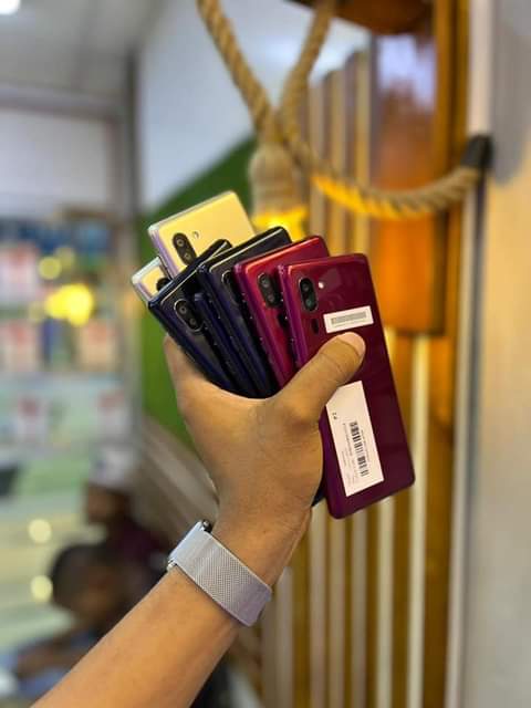 A picture of AQUOS SHARP