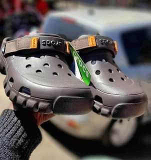 crocs