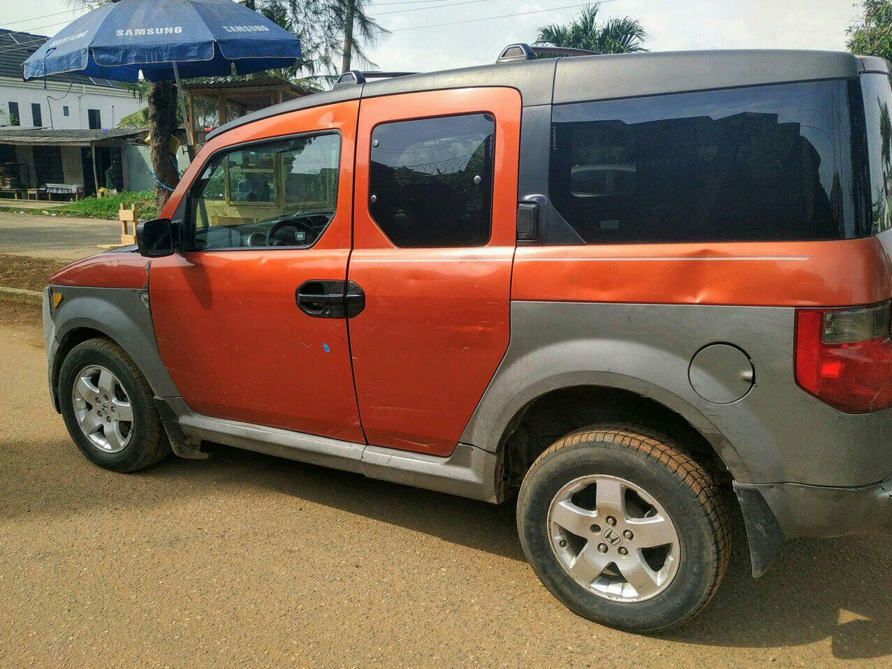 A picture of 2005 Element honda 2005