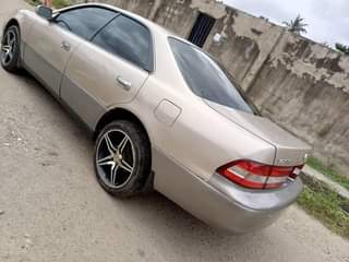 A picture of Lexus Es 300 03 few months used engine gear ac