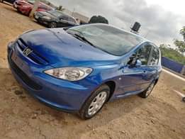 A picture of Extremely super sharp Peugeot 307 08 Model Manual Transmission Partial