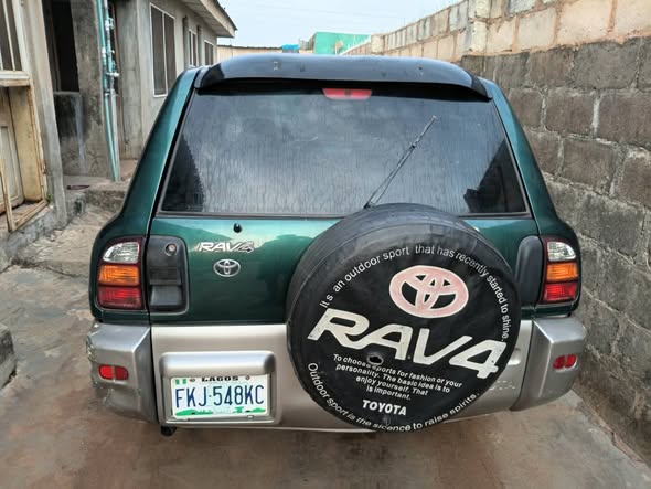 A picture of First body paint toyota rav4 2000 model engine gear ac