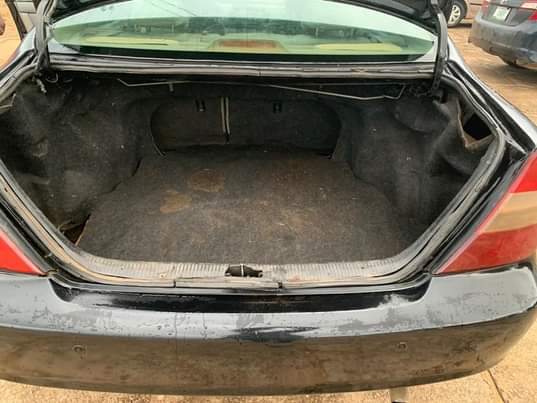 A picture of Toyota camry Le 2004