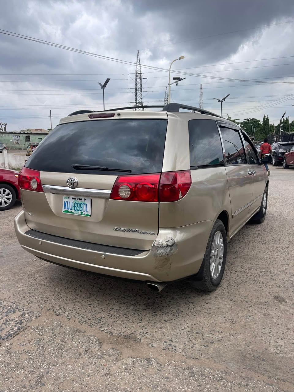 A picture of REGISTERED 2005 SIENNA XLE
