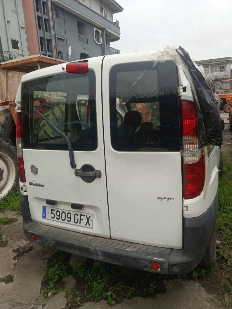 A picture of Direct tokunbo with diesel Engine and manual gear Not starting