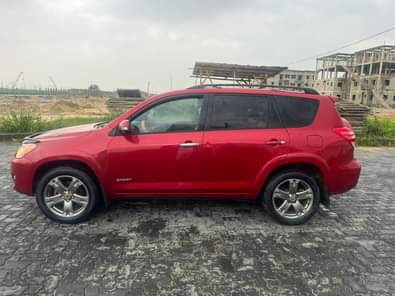 A picture of wow This is pristine clean Tokubo standard Toyota rav4 2012