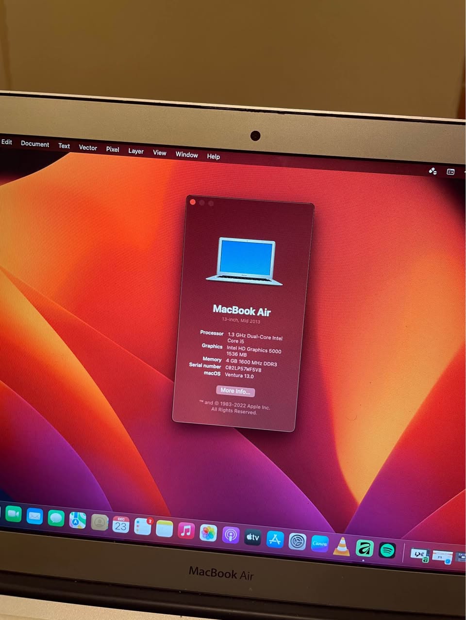 A picture of MacBook Air 2013 with 128gb SSD good campus life and