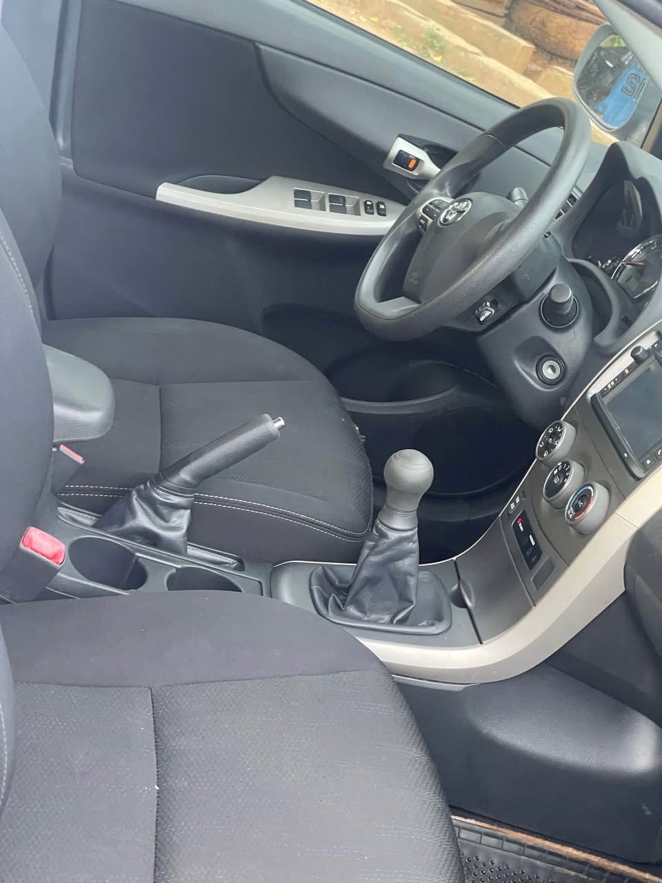 A picture of Toyota Corolla 2013 manual