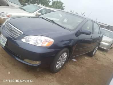 A picture of Highest grade 05 model Toyota Corolla everything is intact and