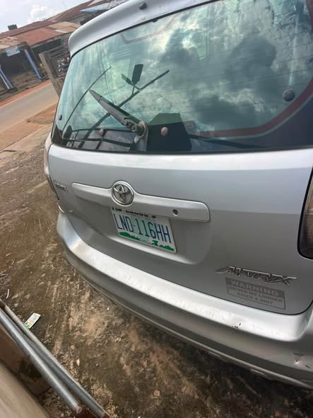 A picture of Toyota Matrix 06