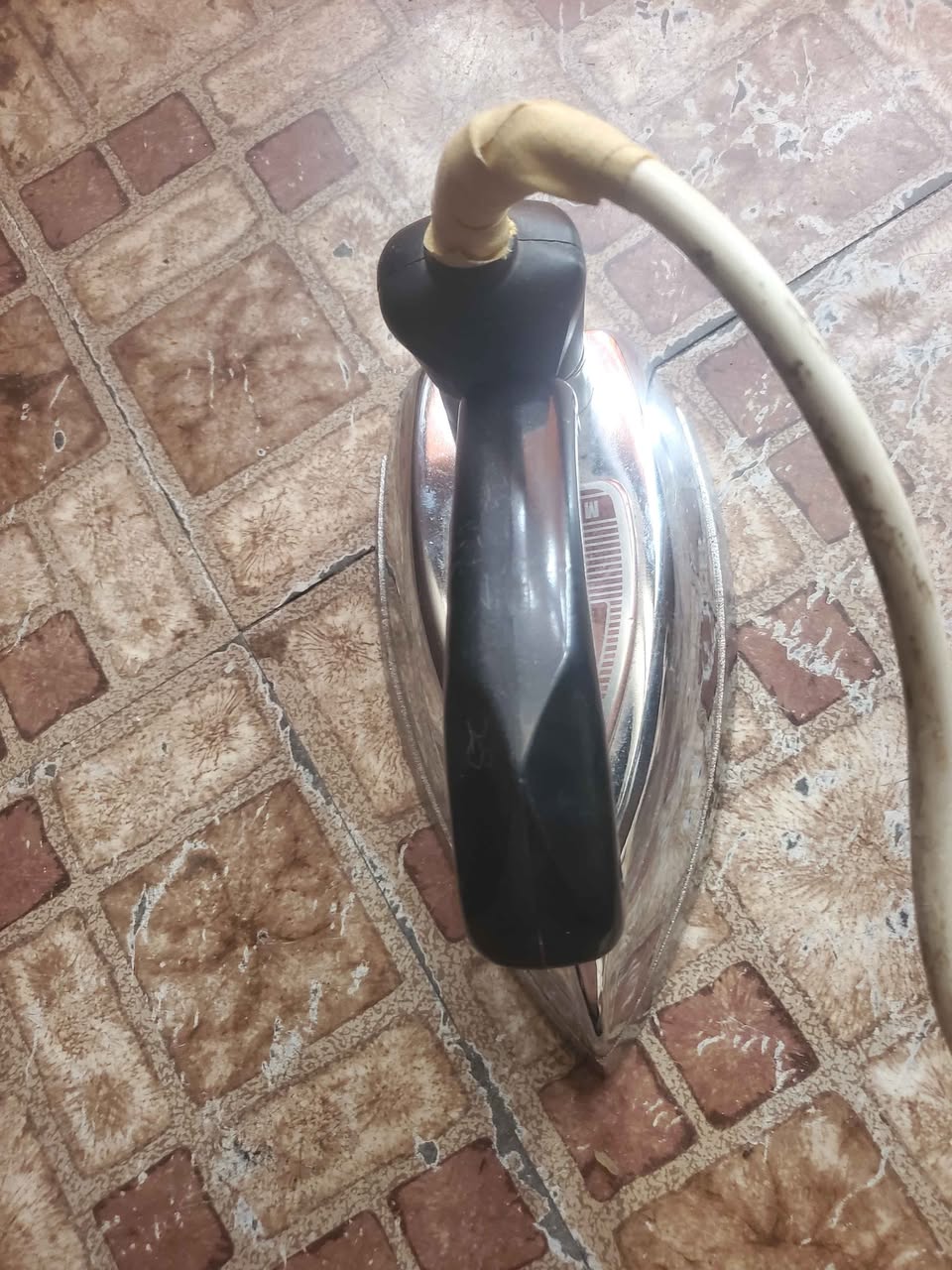 A picture of TOKUNBO LOW POWER DRY IRON 350 WATTS