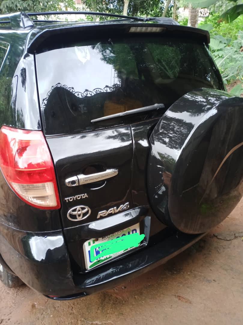 A picture of 2010 Toyota RAV4 with 4 cylinder Tukunbo standard engine and