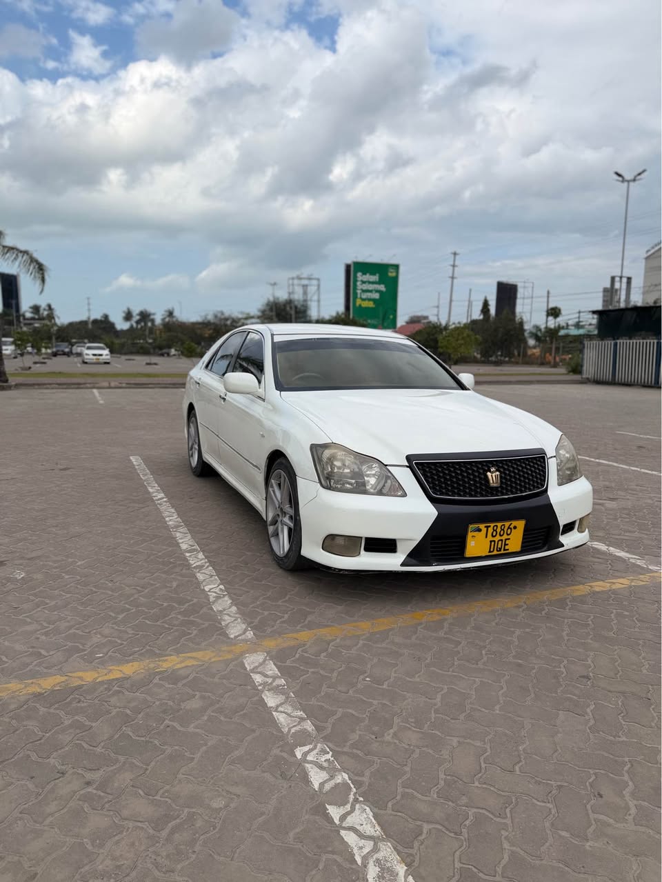 A picture of TOYOTA CROWN ATHLETE YEAR 2005 ENGINE 4GR CC 2 490