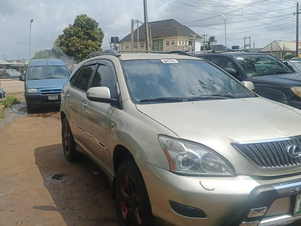 A picture of 2005 Lexus Rx 330 2005