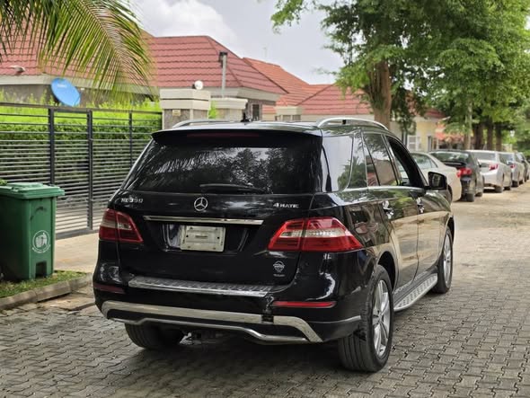 A picture of Mercedes Benz ML 350 2012