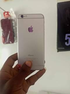 A picture of apple iphone 6 gb 64 plain