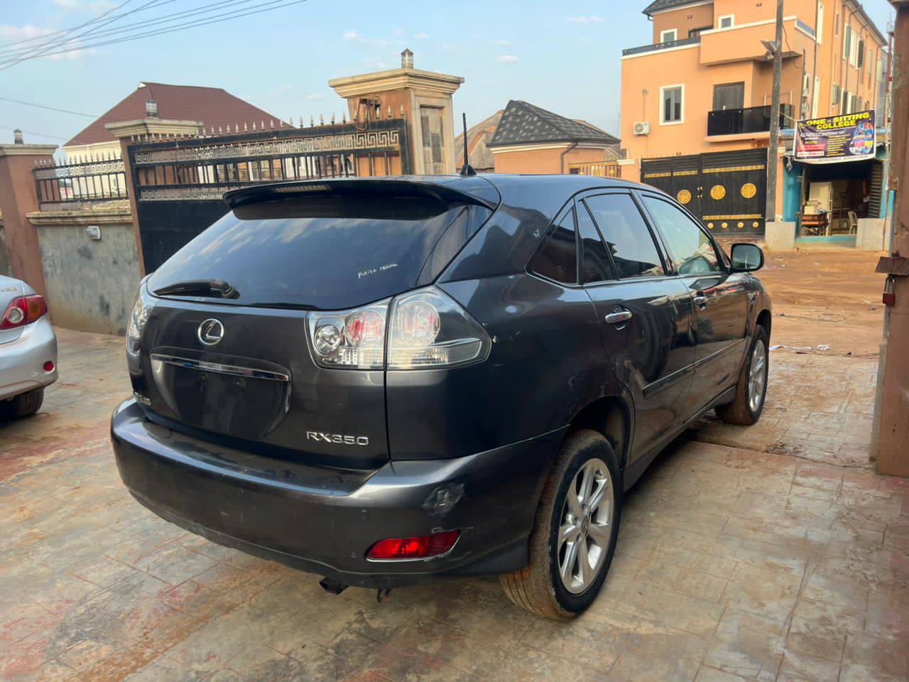 A picture of 2009 lexus Rx350 12m