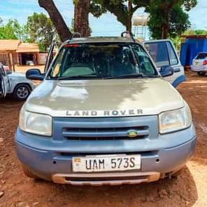 A picture of Land Rover at 6.8m Vista adeo at 7.5m Premmio X