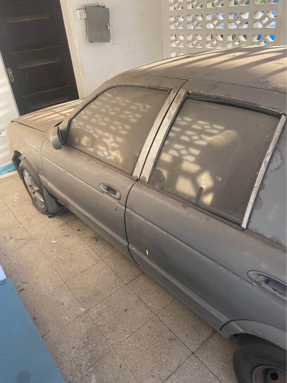 nissan b13