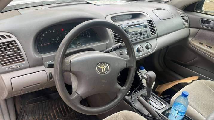 A picture of 2005 TOYOTA BIG DADDY CAMRY V4