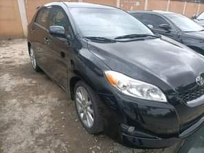 A picture of URGENT SERIOUS BUYERS ONLY Foreign used CLEAN TOYOTA MATRIX Year