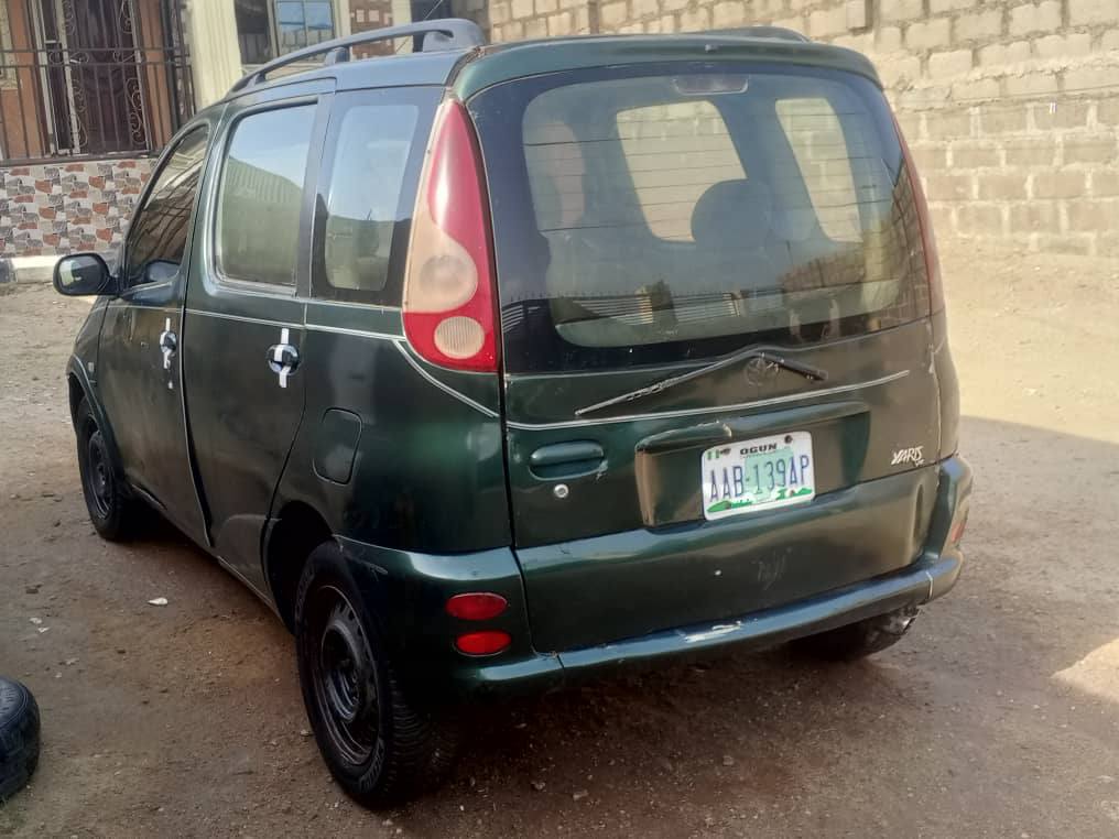 A picture of Toyota Yaris 05 Manual